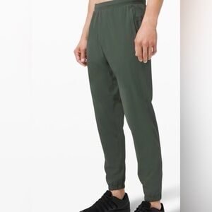 Lululemon Men’s Surge Joggers Green in Size Small